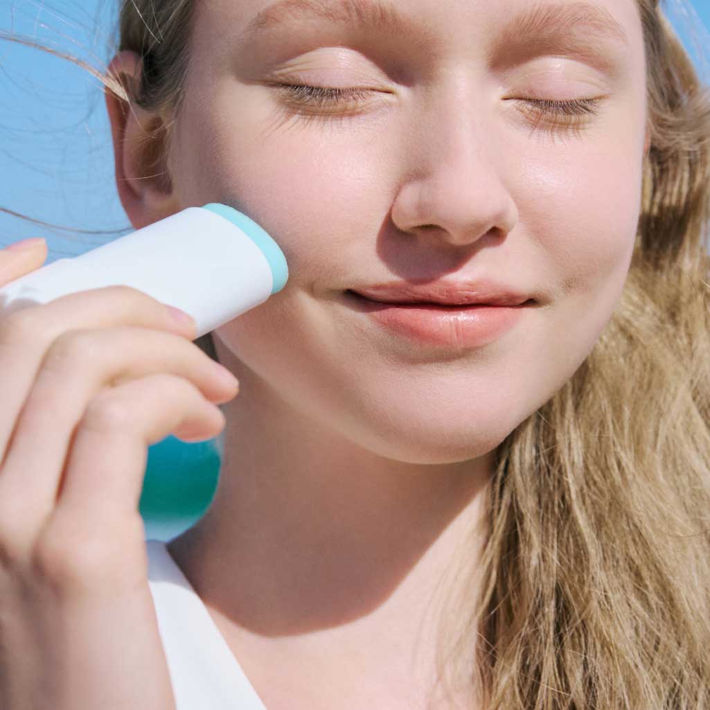Skin1004 - Madagascar Centella Protector Solar en barra Hyalu-Cica Silky-fit 20g